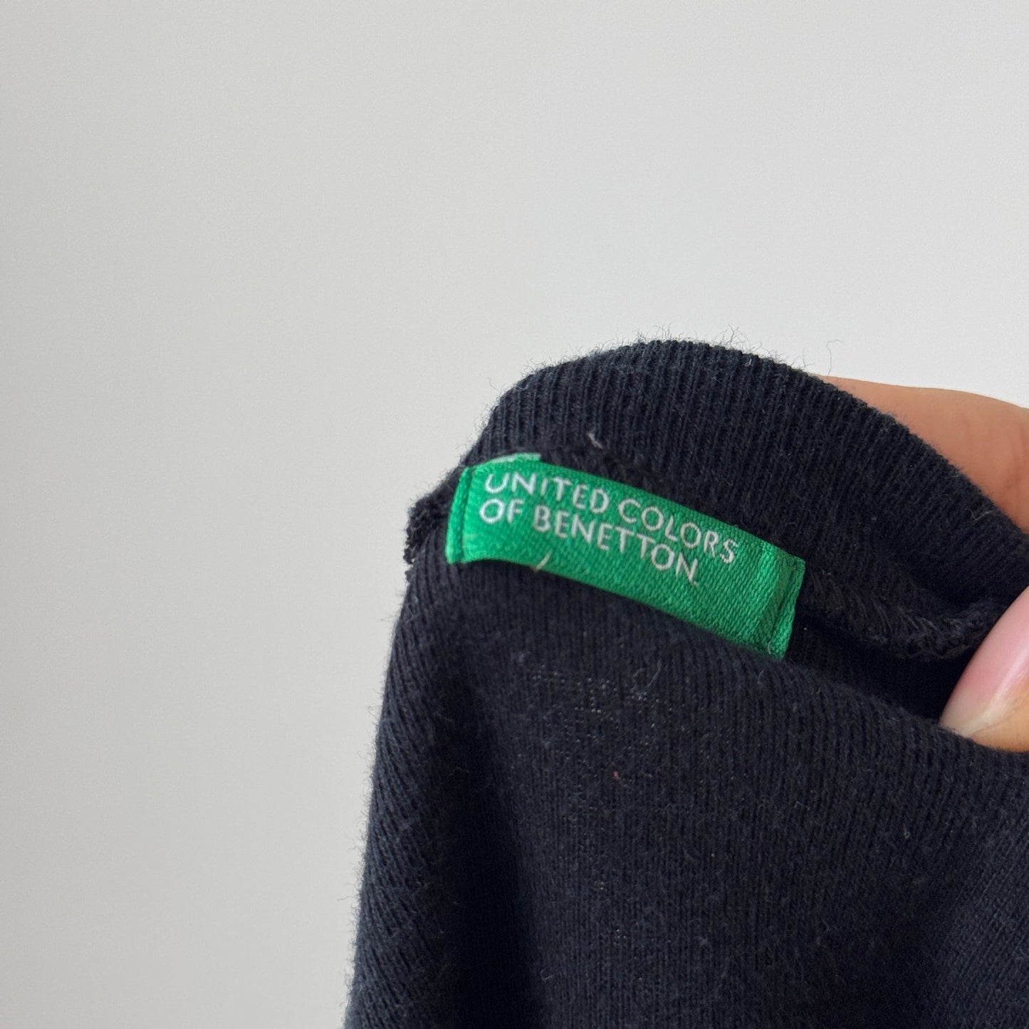 Italian Vintage Benetton Sequin Cat V-Neck Baby Tee (Small)