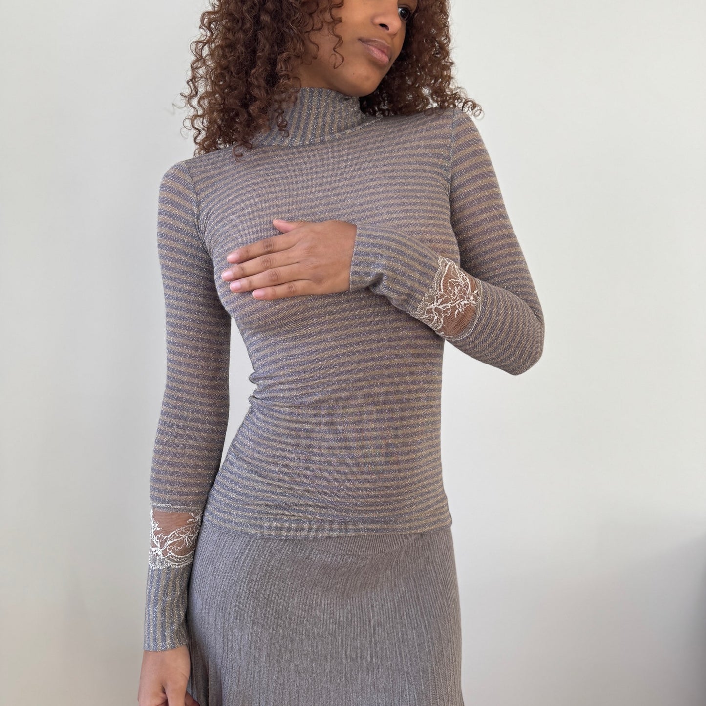 Vintage Y2K Shimmery Striped Knit Mock Neck Top with Lace Sleeves (Small)