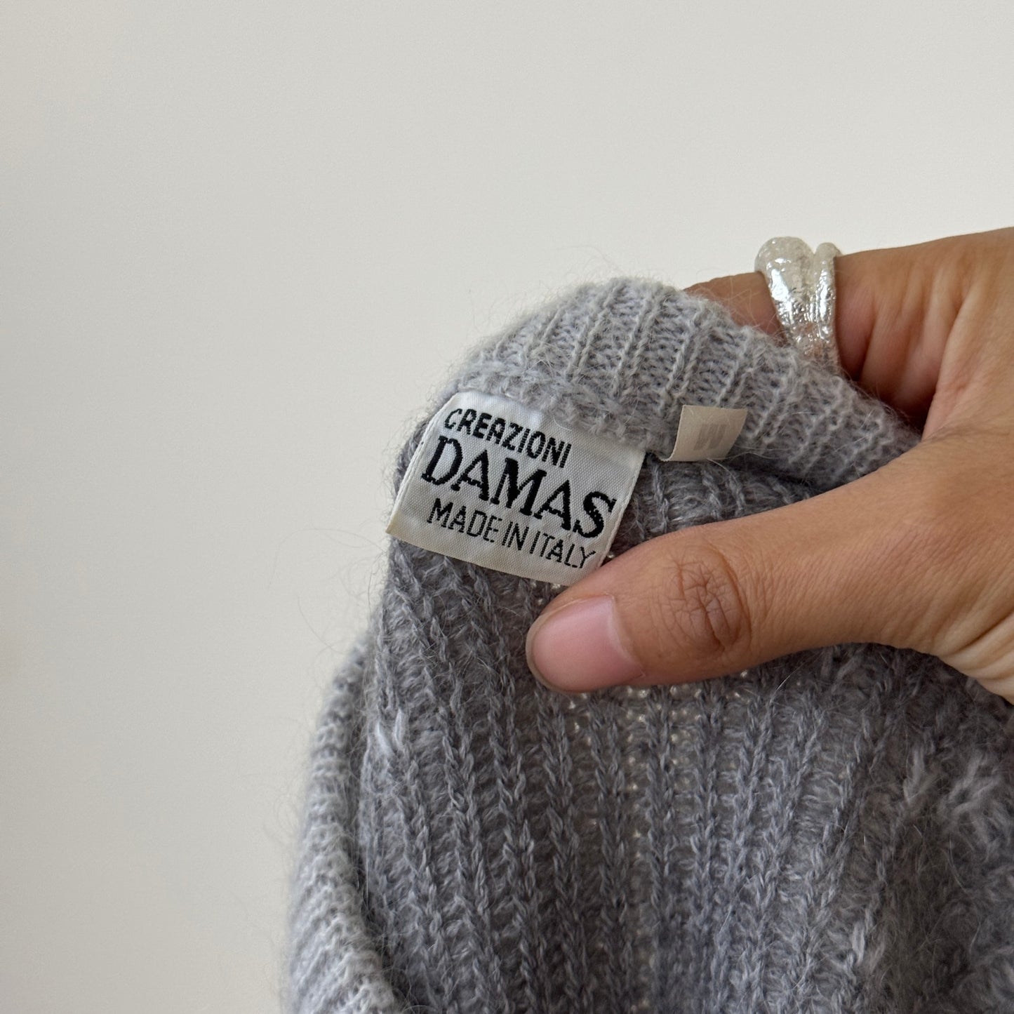 Vintage Italian 90s Light Grey Wool Cropped Knit Cardigan Bolero (Small)