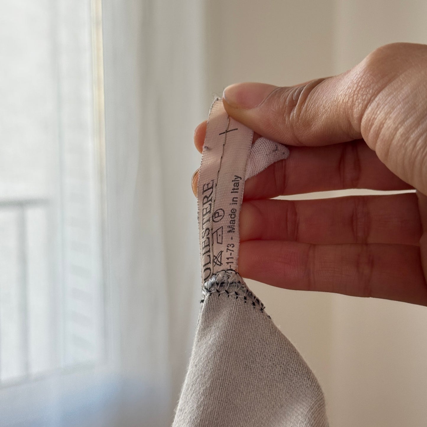 Vintage Italian Dark Wash Blue Low Rise Flare Jeans (Small)