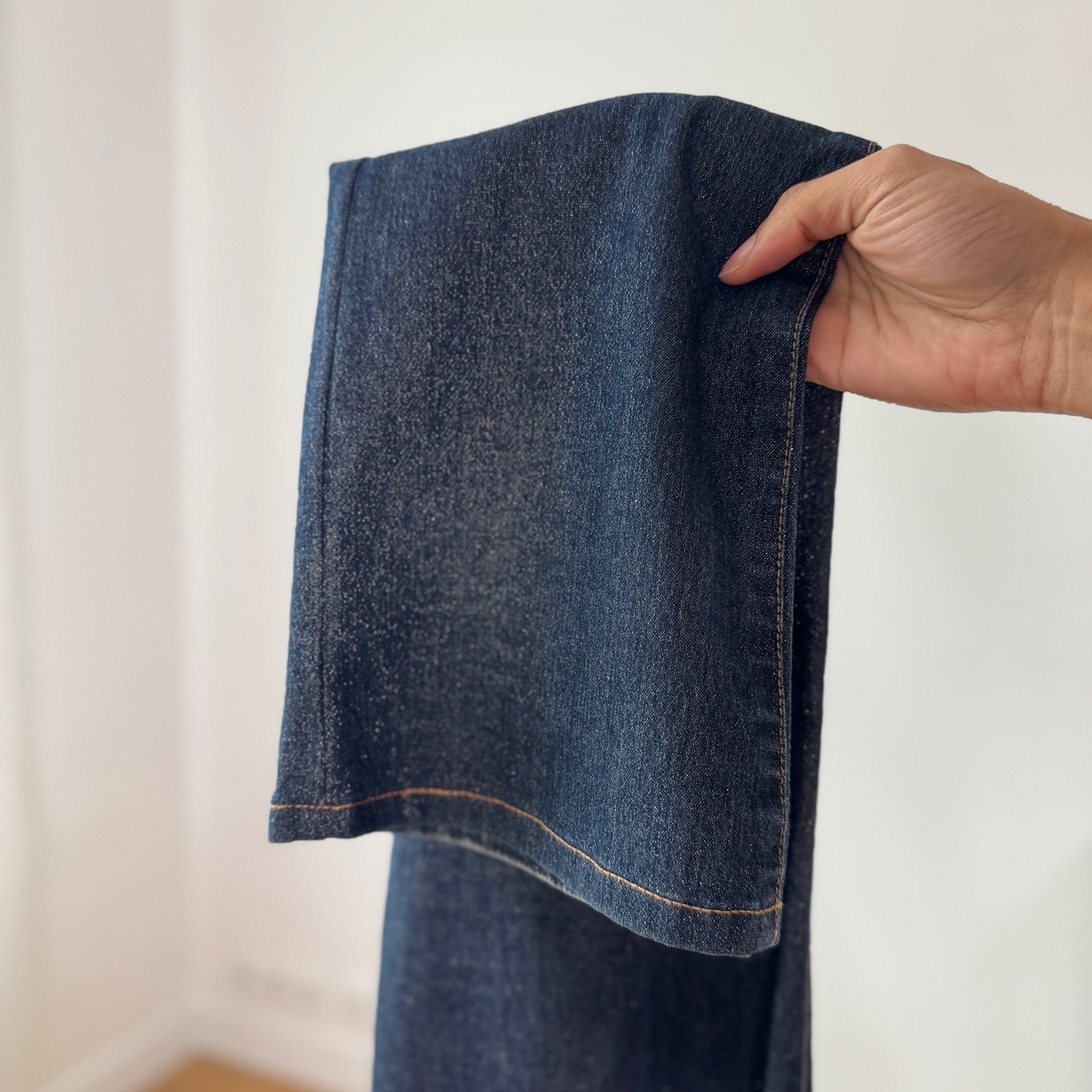 Vintage Sparkly Low Rise Bootcut Jeans Y2K Dark Wash Denim (S)