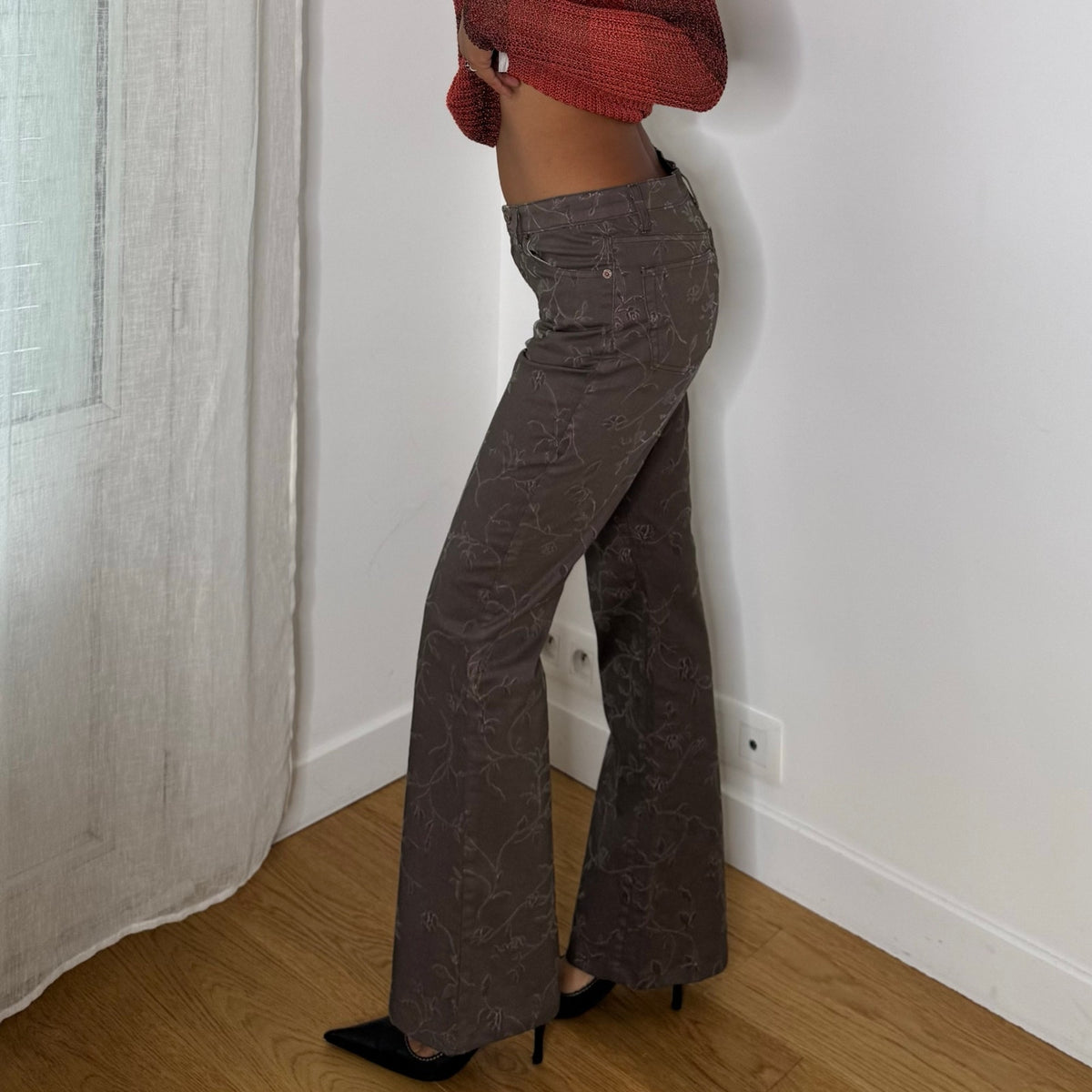 Italian vintage Y2K taupe brown floral printed denim jeans with low rise and straight leg