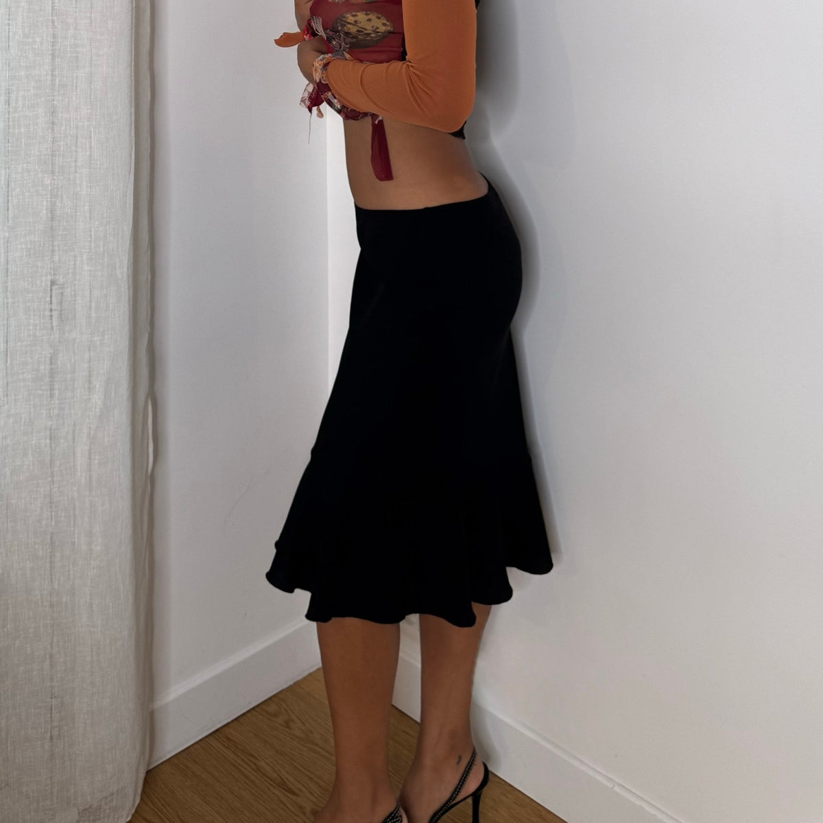 Italian vintage Y2K black low-rise midi skirt with flared ruffle hem
