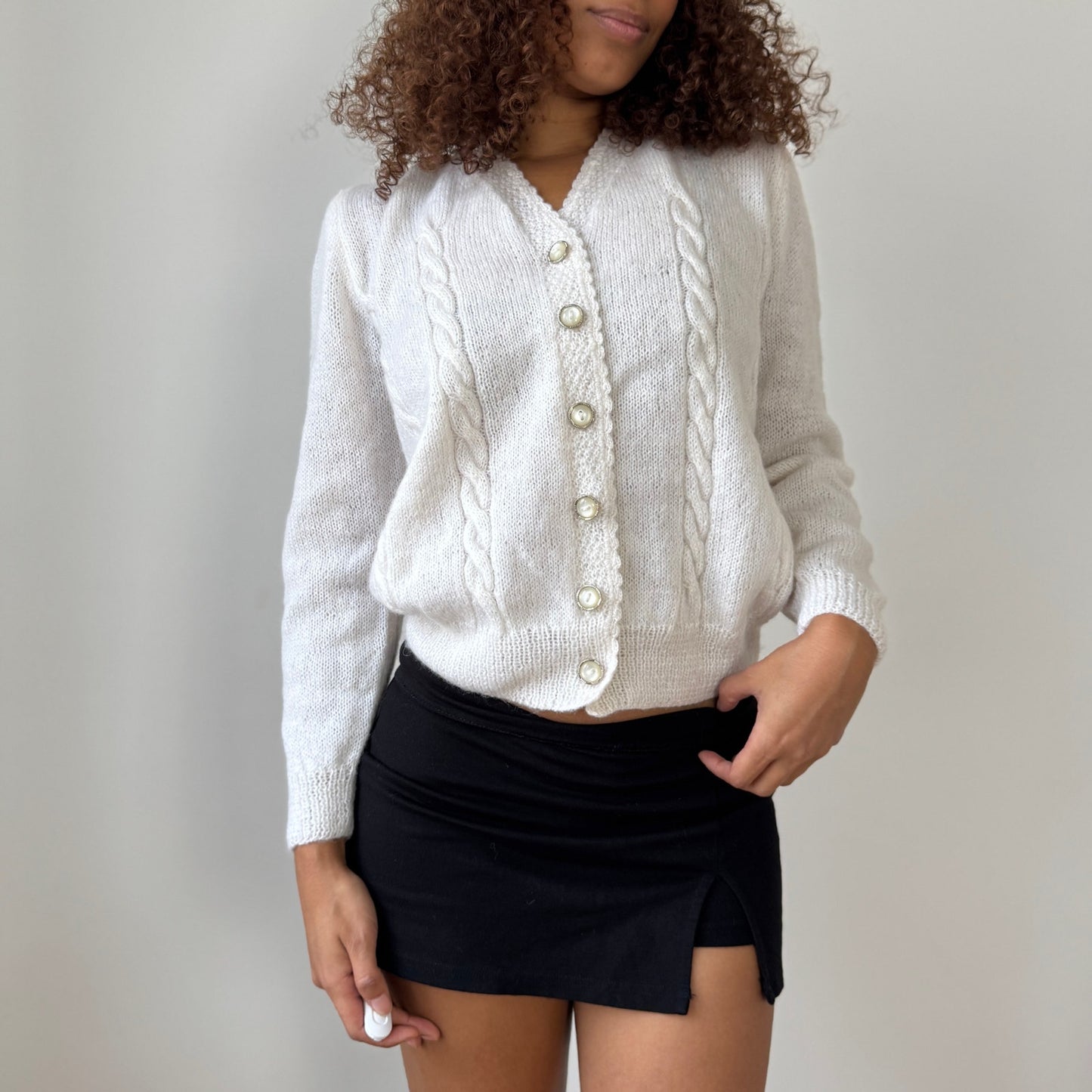 Vintage 80s Italian white cable-knit button-front cardigan with pearl buttons (Medium)