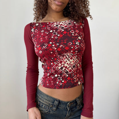Vintage Euro Y2K Red Burgundy Geometric Mesh Long Sleeve Top (Small)