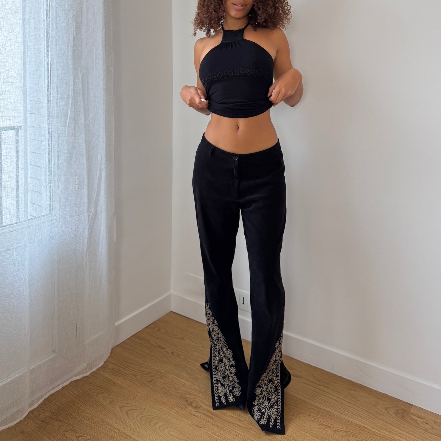 Vintage Euro black embroidered flare pants (Small)
