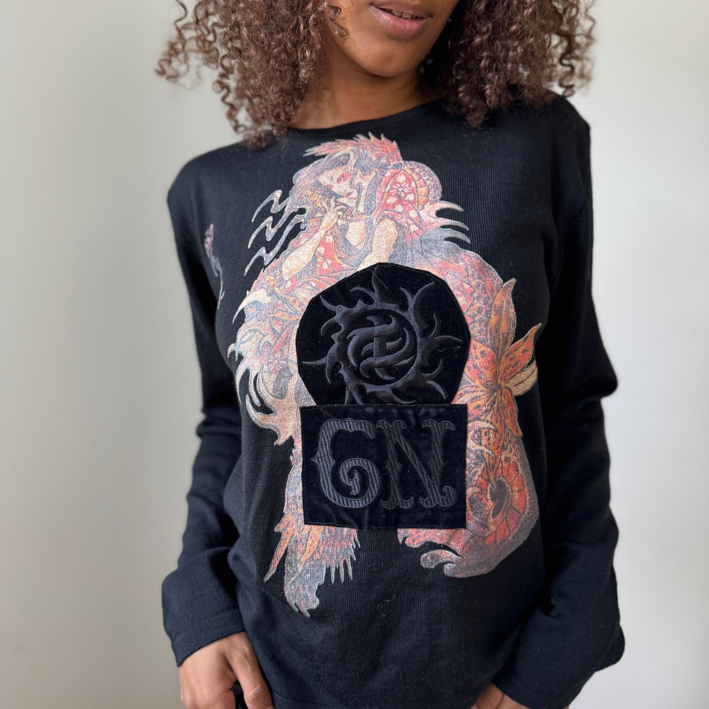 Vintage Knit Long Sleeve Top with Women Dragon Graphic (One Size)