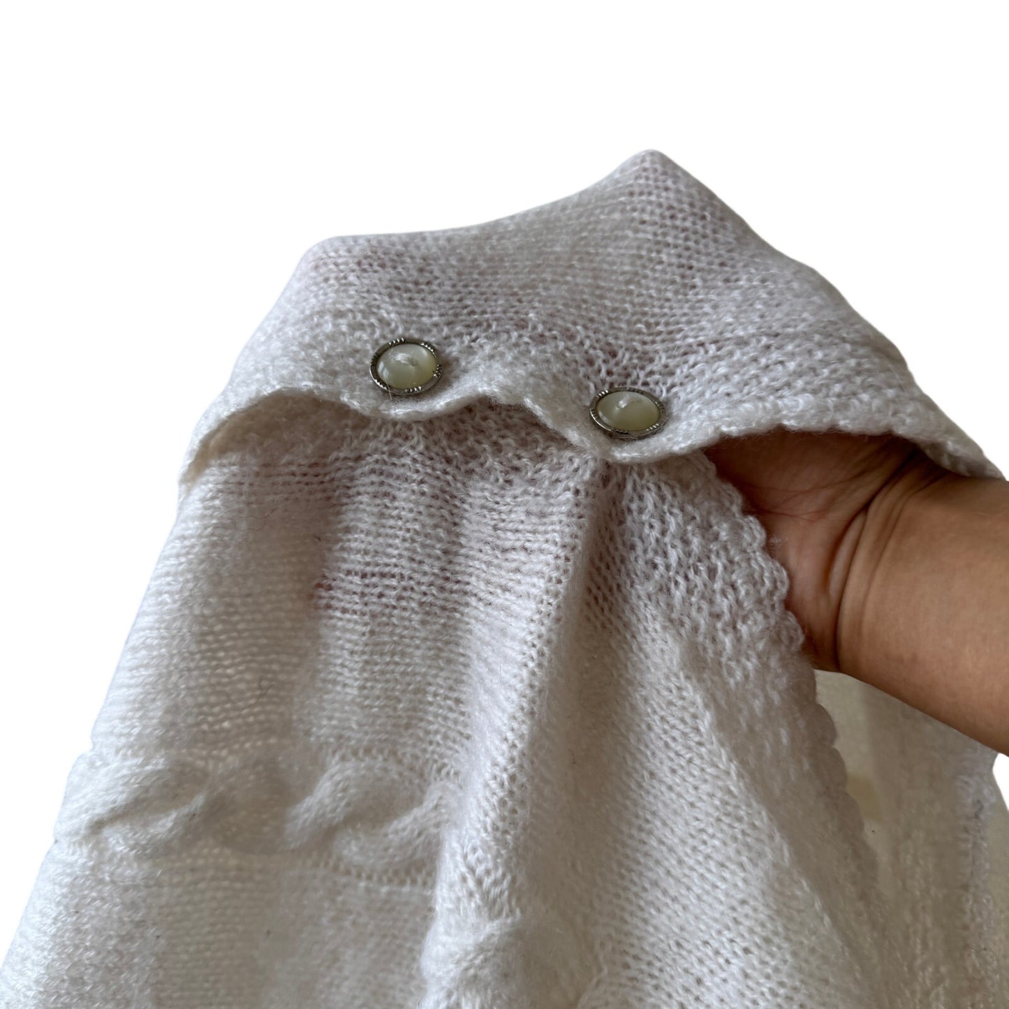 Vintage 80s Italian white cable-knit button-front cardigan with pearl buttons (Medium)