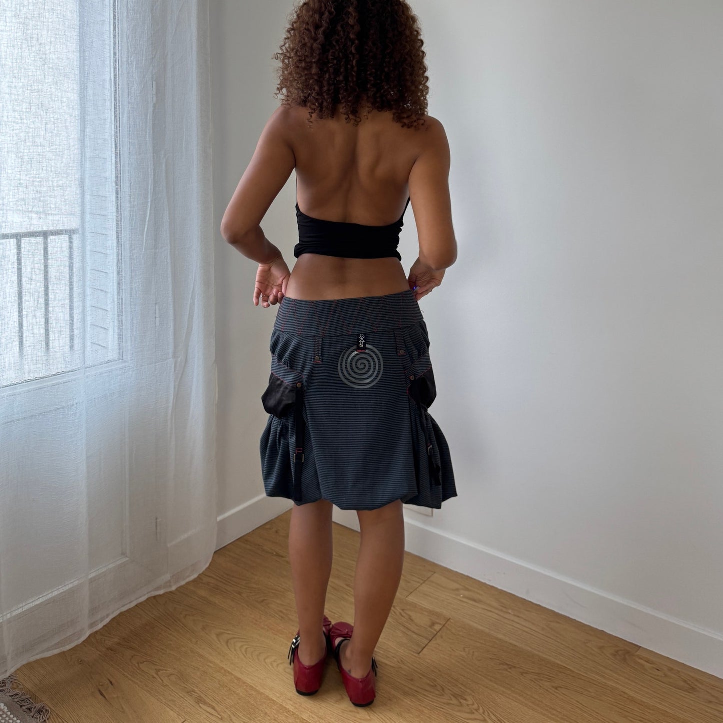 Vintage Euro structured zip-front bubble-hem skirt with contrast stitching (S/M)