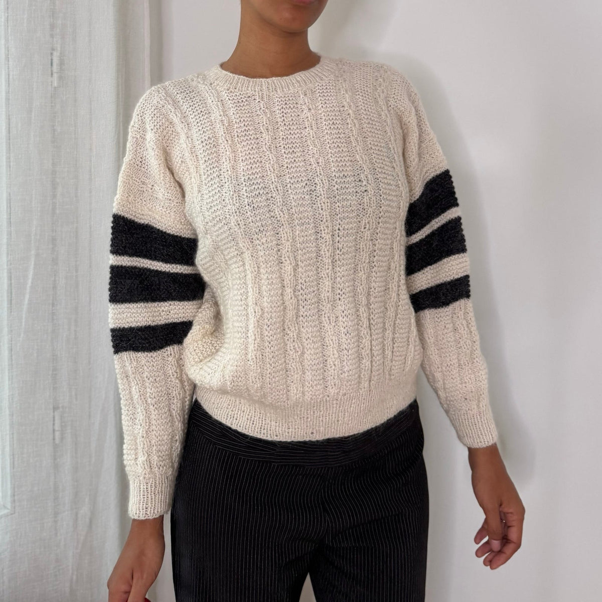 1970s Reis of New Haven American vintage ivory 100% silk cable knit sweater