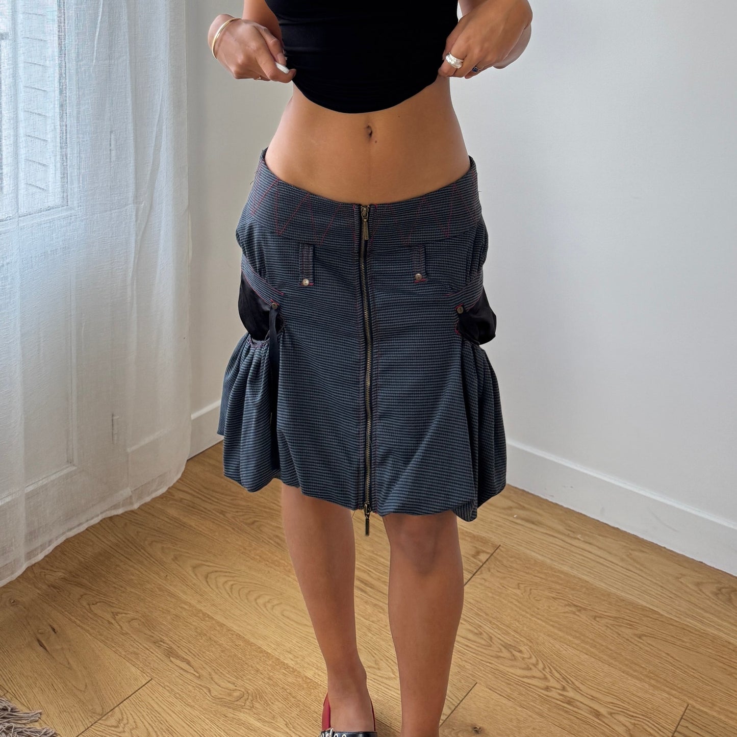 Vintage Euro structured zip-front bubble-hem skirt with contrast stitching (S/M)