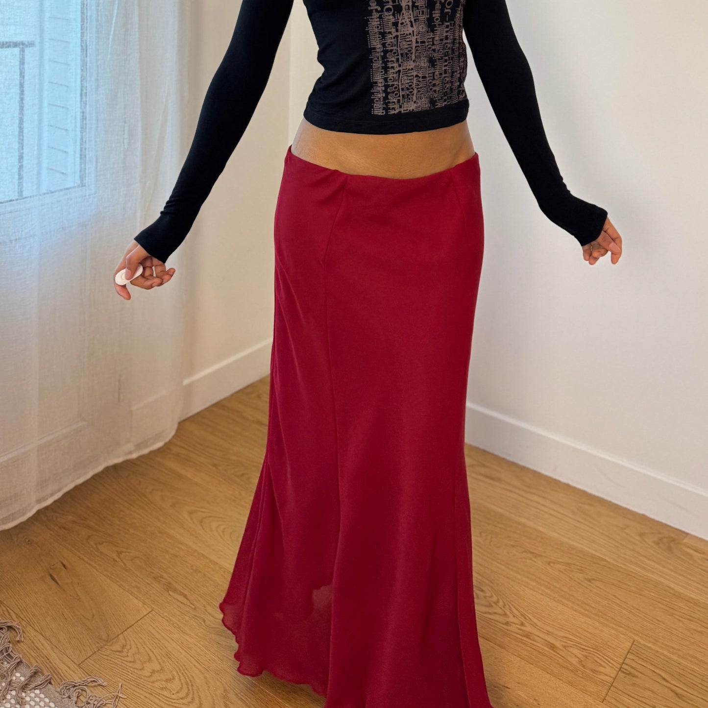 Vintage Italian burgundy / red mesh maxi skirt (Medium)