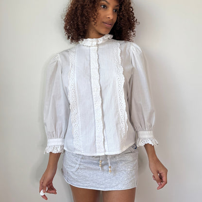 Vintage White Cotton Blouse with pointelle collar and trim 90s (S/M)