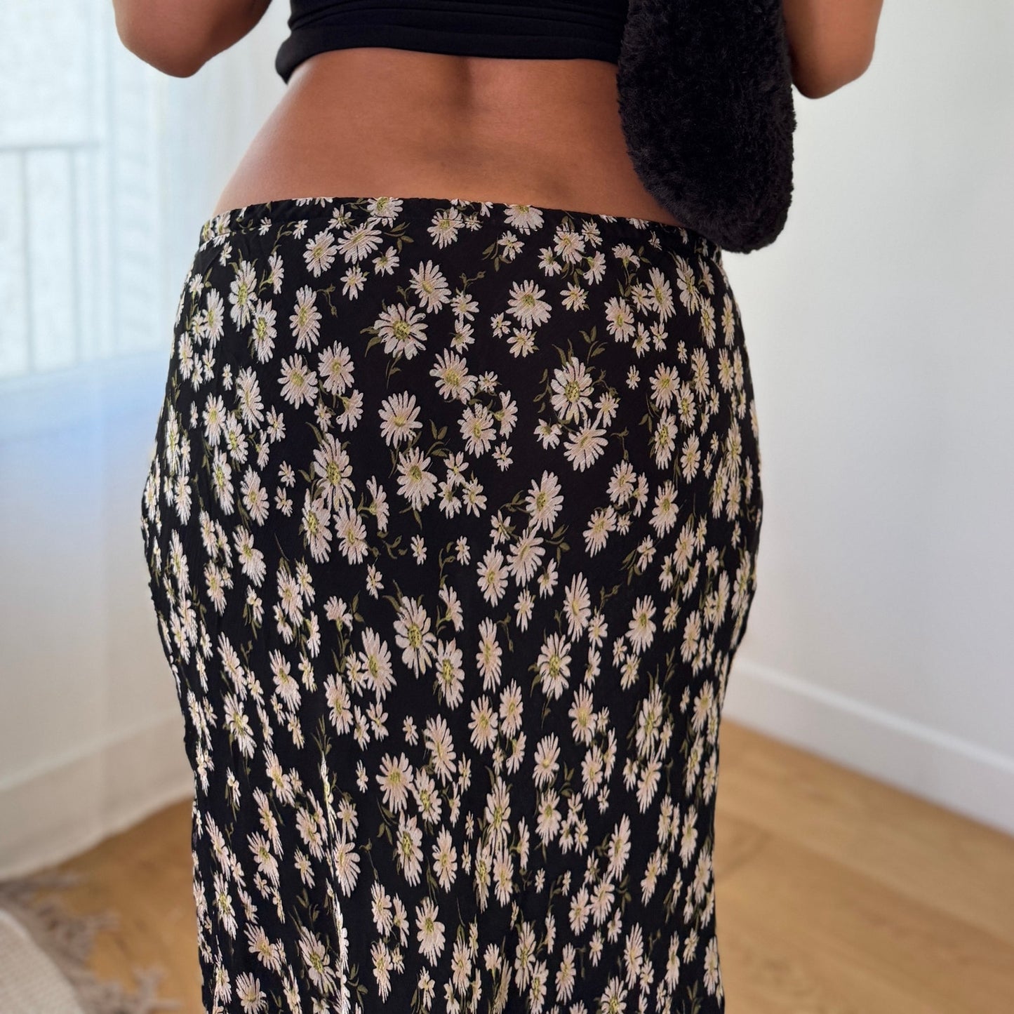 Vintage Y2K Black Daisy Floral Mesh Midi Skirt with Ruffle Hem (S/M) ⠀