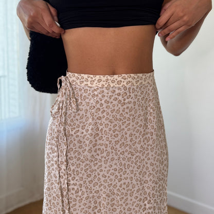 Vintage Y2K Beige Cheetah Print Mesh Maxi Skirt with Side Slit Made in Italy (XS) ⠀