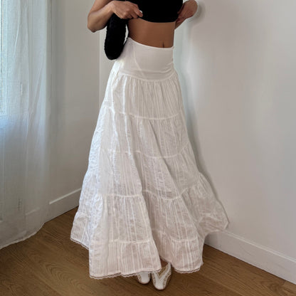 Vintage Y2K White Tiered Maxi Skirt with Lace Trim and Panel Details (XS/S) ⠀