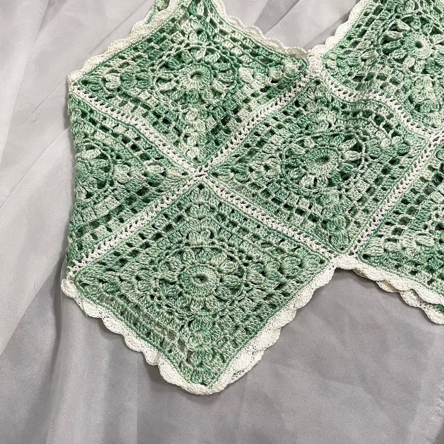 Handmade crochet cami top with vintage fabrics. Pastel green and white (XS-S)