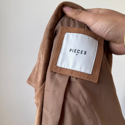 Vintage tan real leather biker jacket with zip front and pocket detail (S/M)
