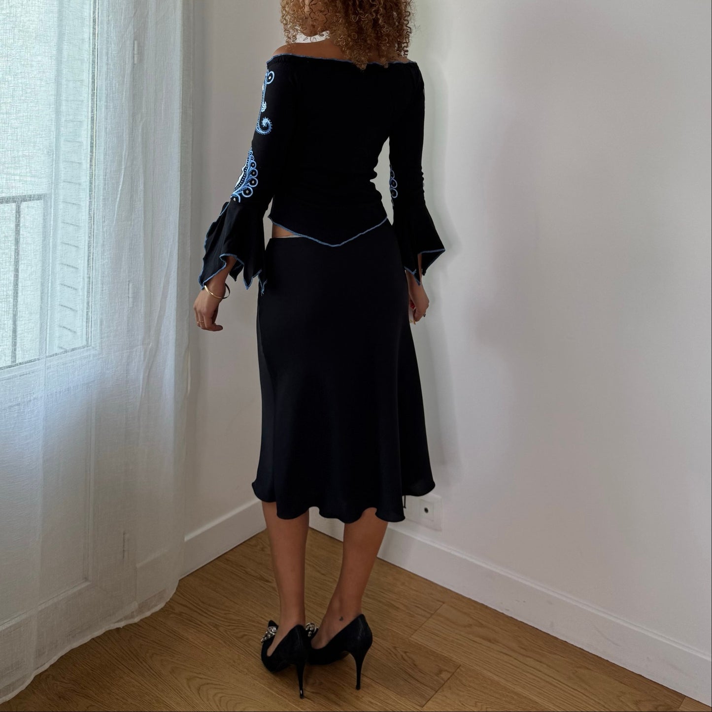 Vintage Black Blue & White Off Shoulder Bell Sleeve Cotton Top Italian Y2K (S)