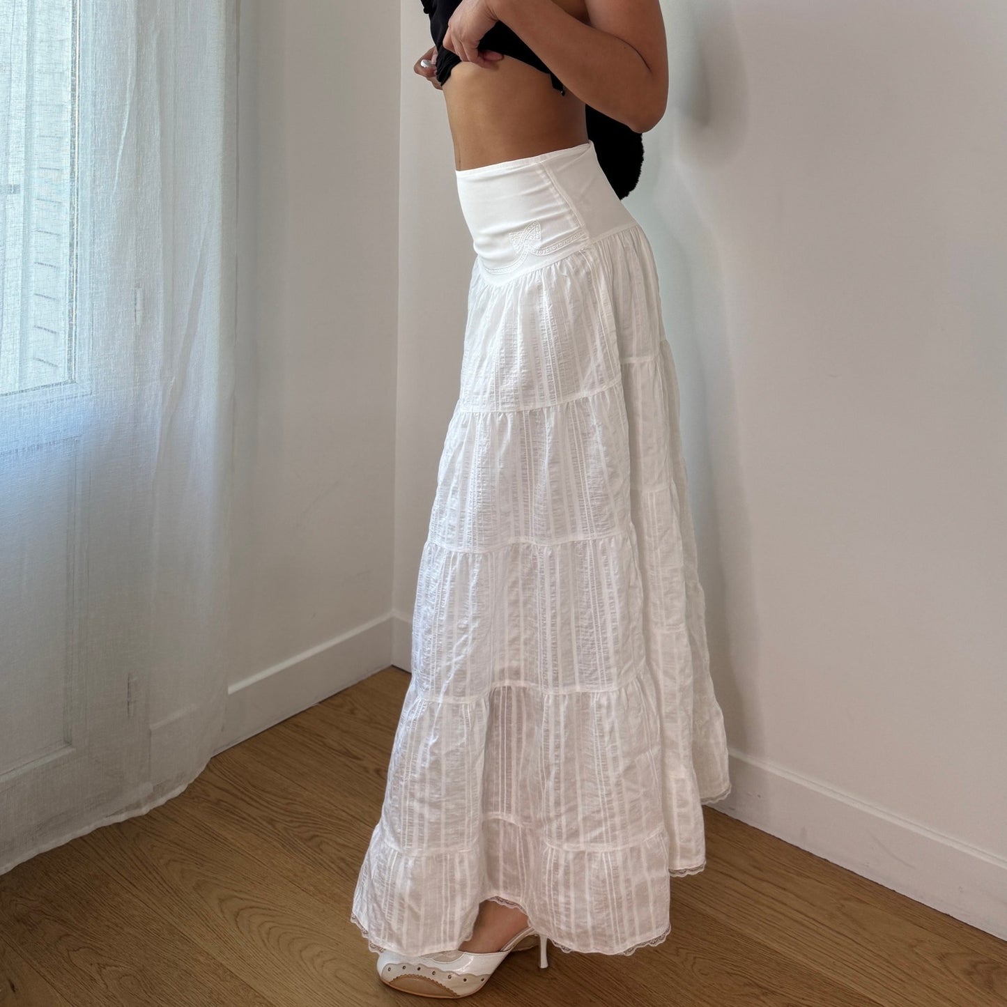 Vintage Y2K White Tiered Maxi Skirt with Lace Trim and Panel Details (XS/S) ⠀