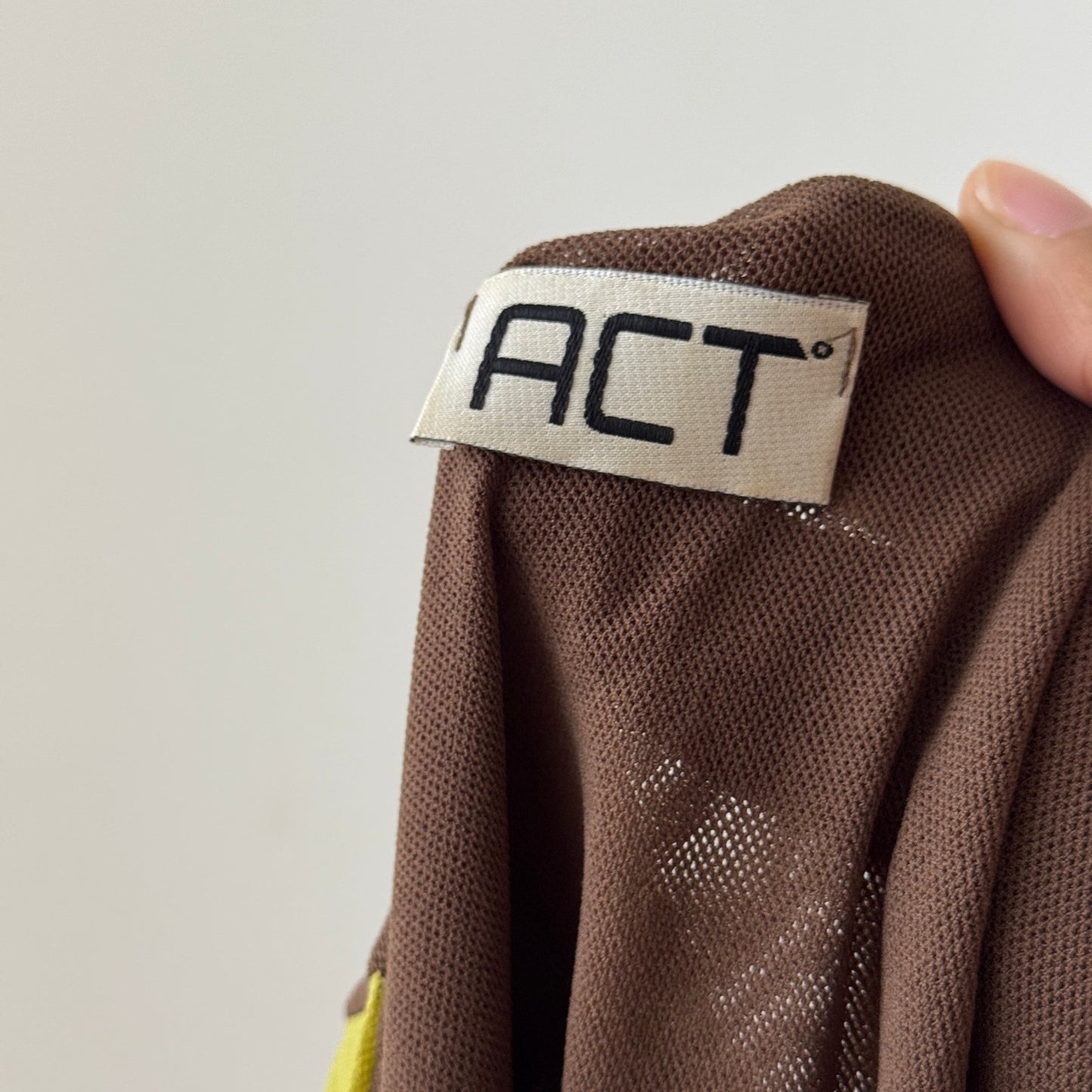 Vintage Italian psychedelic graphic mesh sleeveless top (Medium)