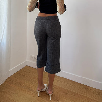 Vintage Grey Plaid Slightly Flared Leg Capri Y2K French (XS/S)