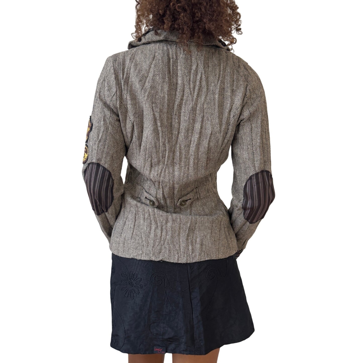 Vintage herringbone blazer with striped contrast and embroidered patches (S/M)