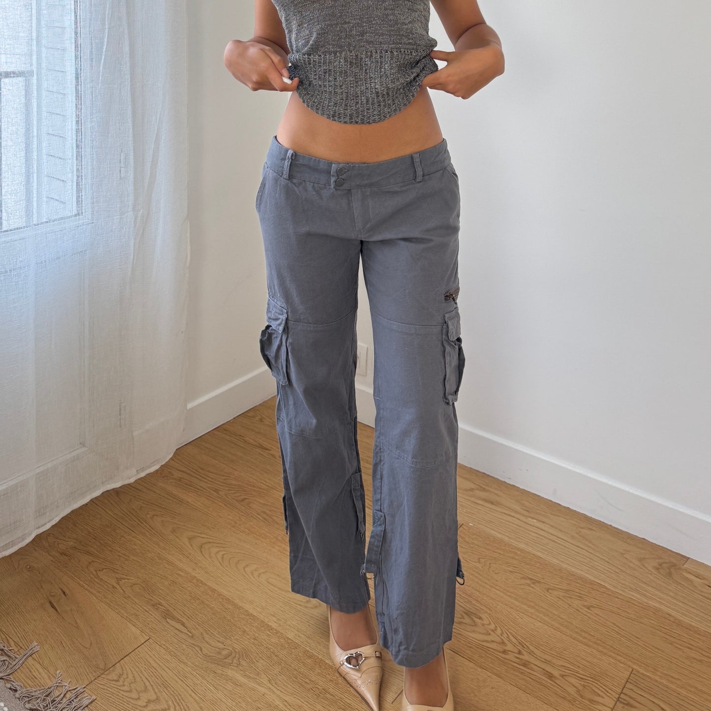 Vintage Euro slate gray low-rise cargo pants with flap pockets (Small)