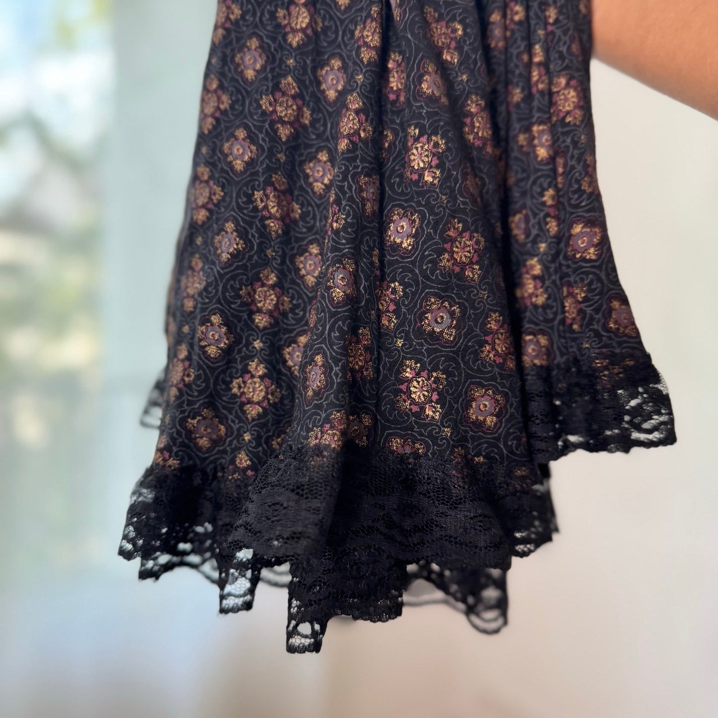 Vintage Black Brown Lace Trim Midi Skirt Euro Y2K (S/M)
