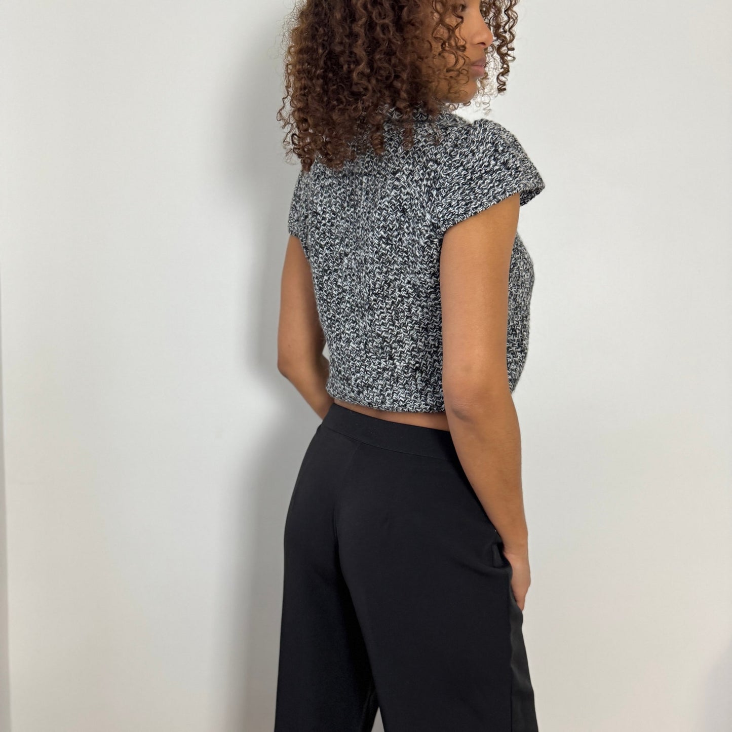 Vintage Italian grey marled knit slouchy short sleeve cardigan with button front (S)