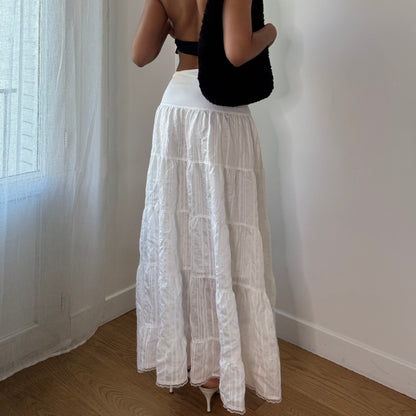 Vintage Y2K White Tiered Maxi Skirt with Lace Trim and Panel Details (XS/S) ⠀