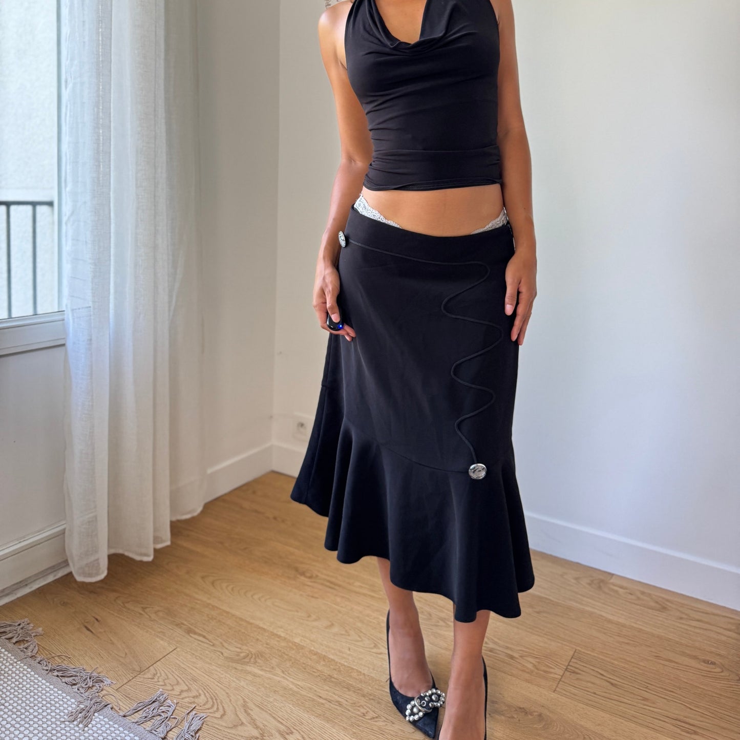 Vintage Black Asymmetrical Flounce-Hem Midi Skirt (S/M)