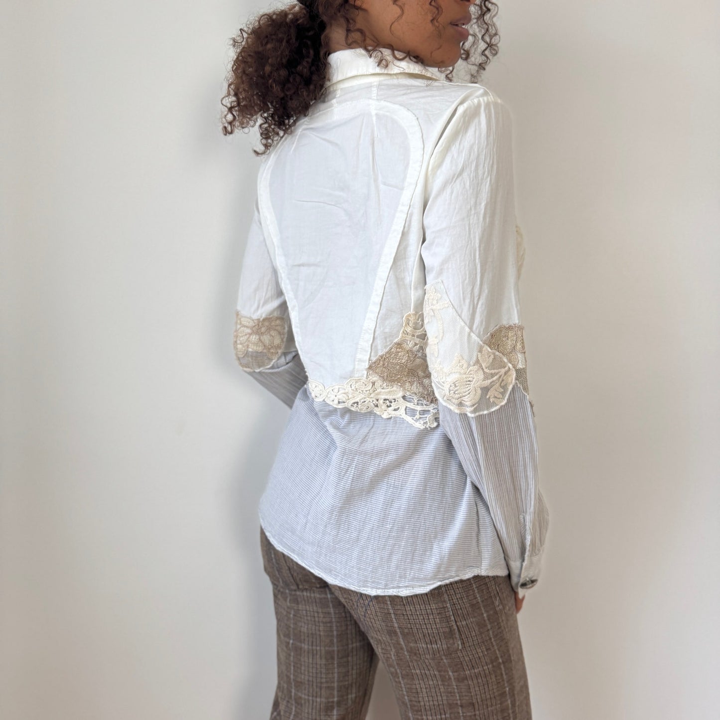 Vintage Italian patchwork lace & cotton appliqué button-down blouse (Medium)