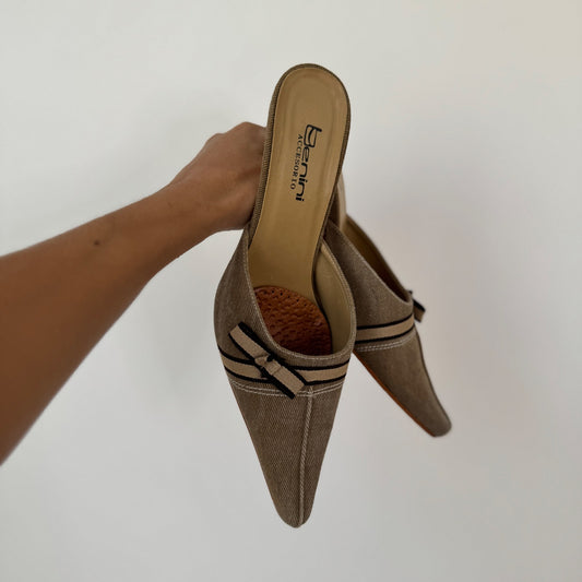 Vintage Italian Beige Pointed Toe Mules Bow Detail Kitten Heel (EU 38 / fits 37.5–38)