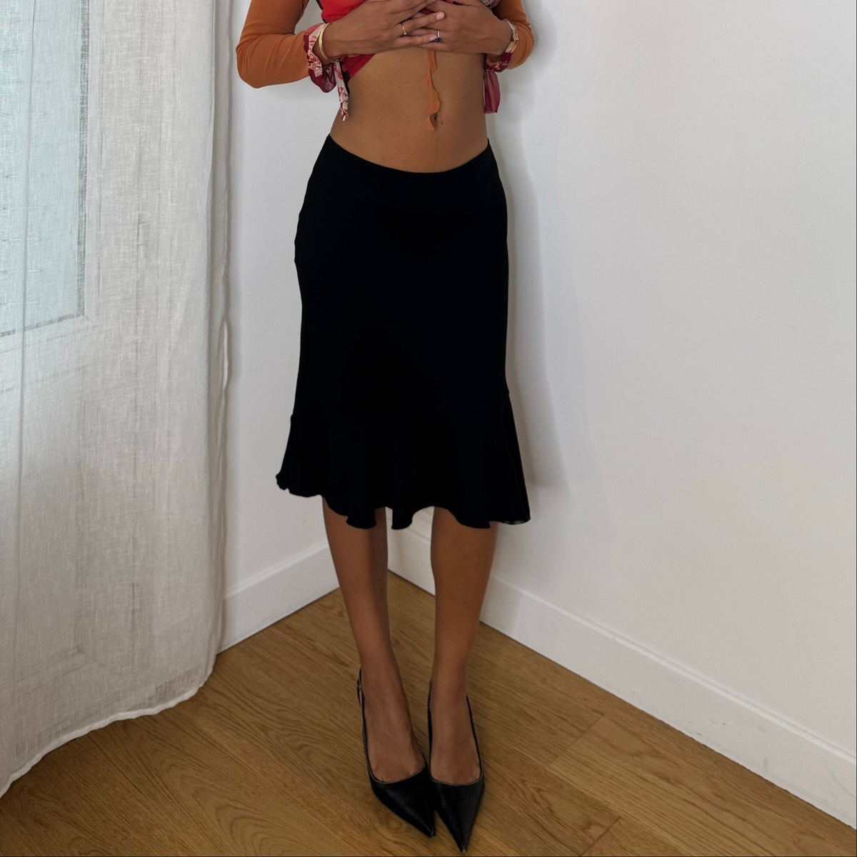 Italian vintage Y2K black low-rise midi skirt with flared ruffle hem