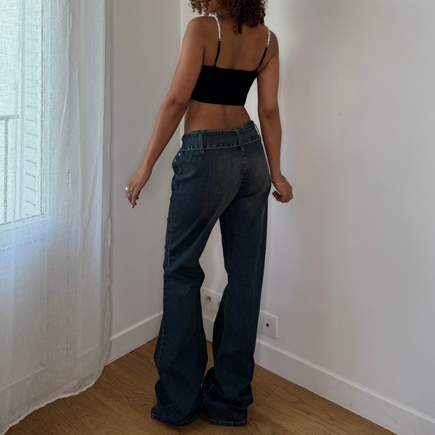 Vintage Euro Dark Wash Belted Flare Jeans Low Rise Y2K Denim (S/M)