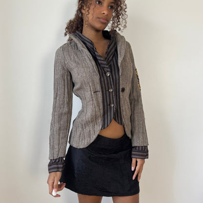 Vintage herringbone blazer with striped contrast and embroidered patches (S/M)