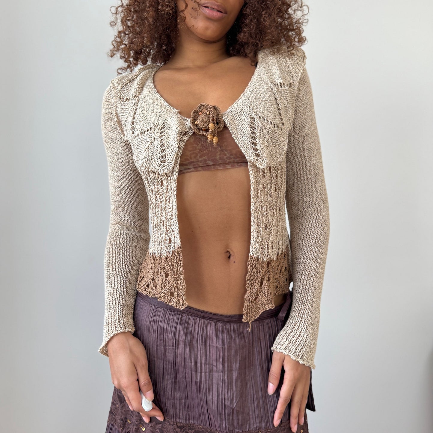 Vintage French knit cropped cardigan with sculpted waist & beaded applique Small