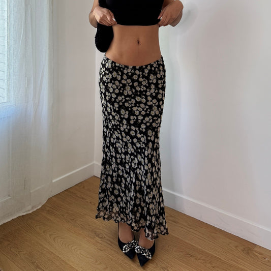 Vintage Y2K Black Daisy Floral Mesh Midi Skirt with Ruffle Hem (S/M) ⠀