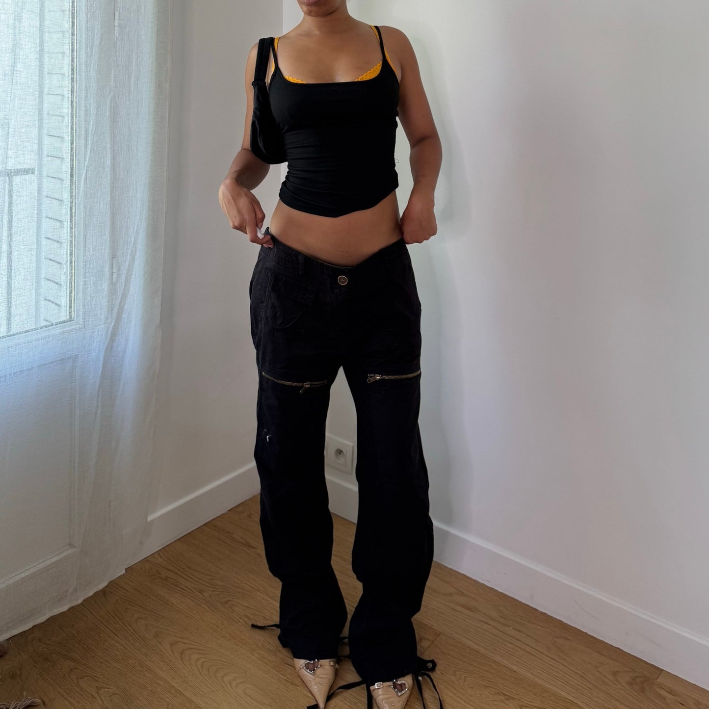 Vintage Black Low Rise Zip Pocket Cargo Parachute Pants Y2K (M)