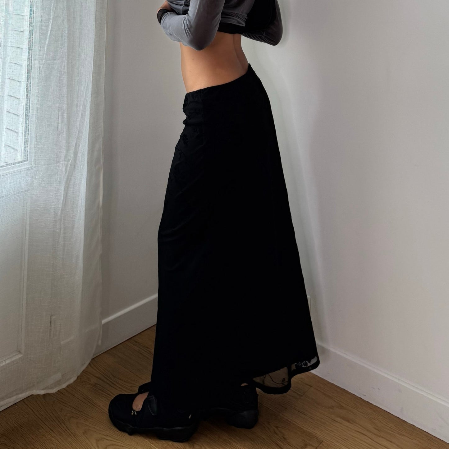 Vintage Italian Black Floral Burnout Velvet Maxi Skirt Y2K (S)