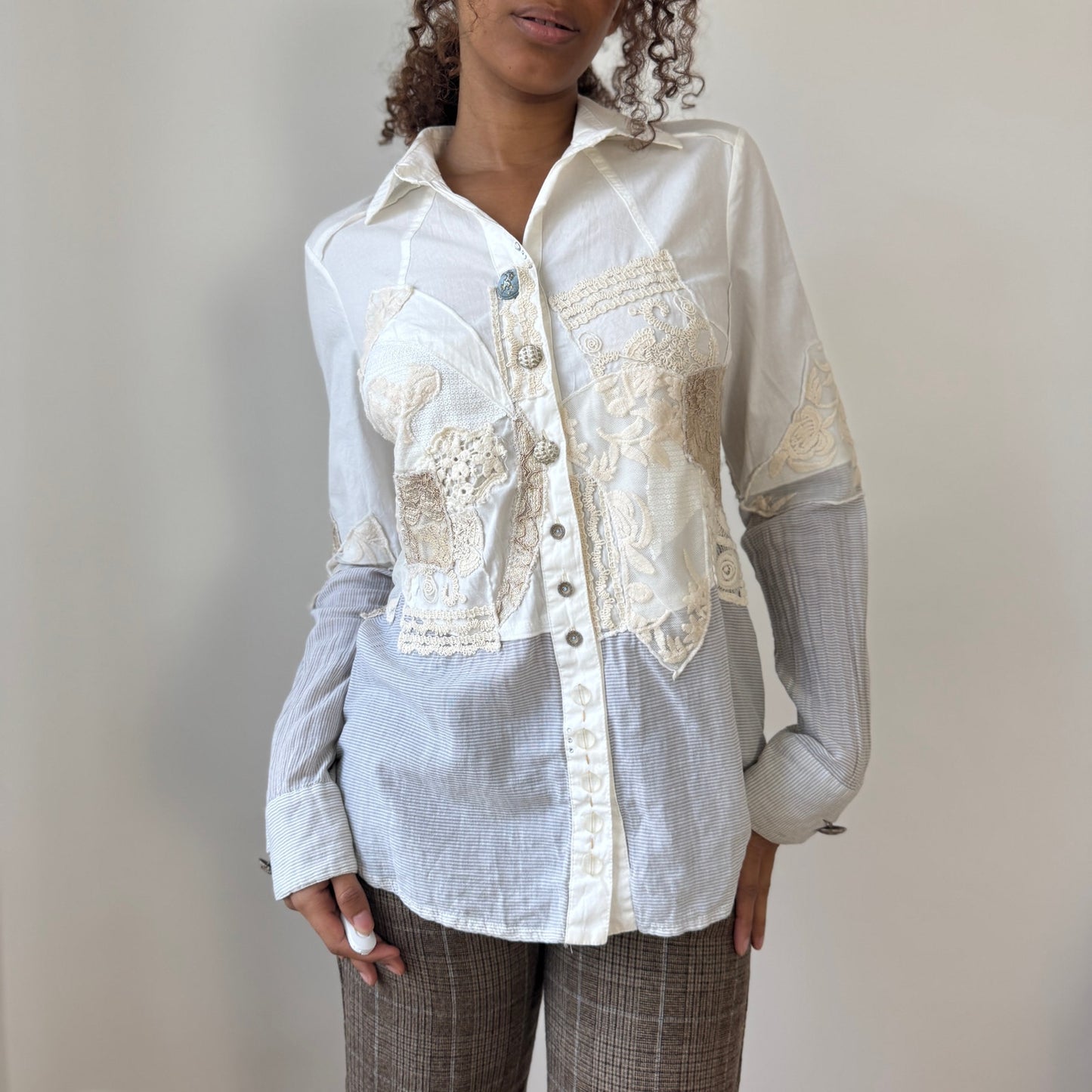 Vintage Italian patchwork lace & cotton appliqué button-down blouse (Medium)