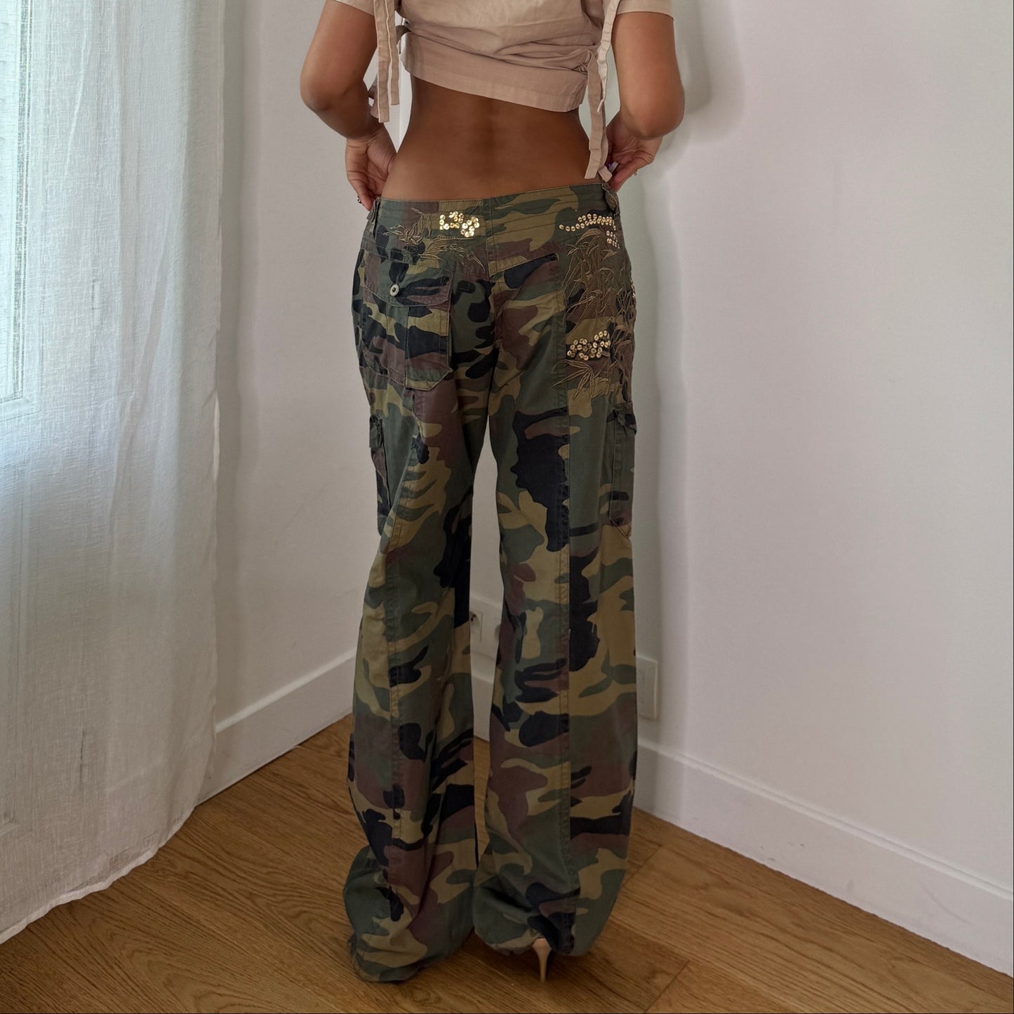 Vintage Camo Cargo Pants Sequin Embroidered Y2K Utility Trousers (M) ⠀