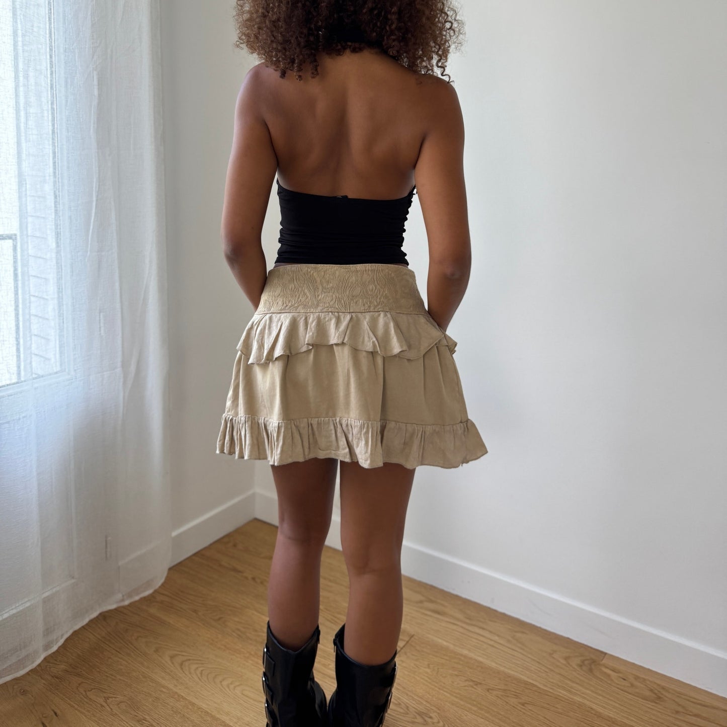 Vintage Ruffled Beige Mini Skirt (S)