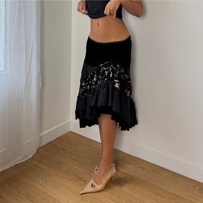 Vintage Italian black embroidered chiffon midi skirt with elastic waistband S/M