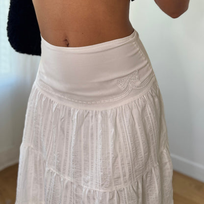 Vintage Y2K White Tiered Maxi Skirt with Lace Trim and Panel Details (XS/S) ⠀