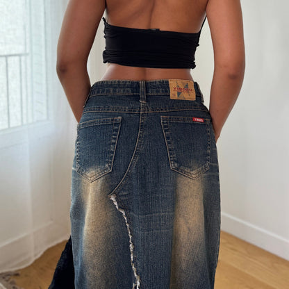 Vintage Y2K Blue Denim Midi Skirt with Raw Frayed Seam Detail (S) ⠀
