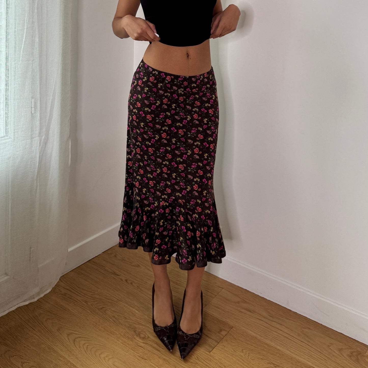 Vintage Brown Ditsy Floral Mesh Midi Skirt Italian Y2K Ruffle Hem Skirt (S) ⠀