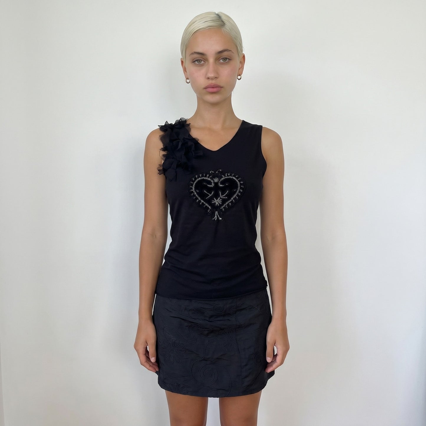 Vintage Italian Black Beaded Heart Top Sequin Embellished Y2K Sleeveless (M)