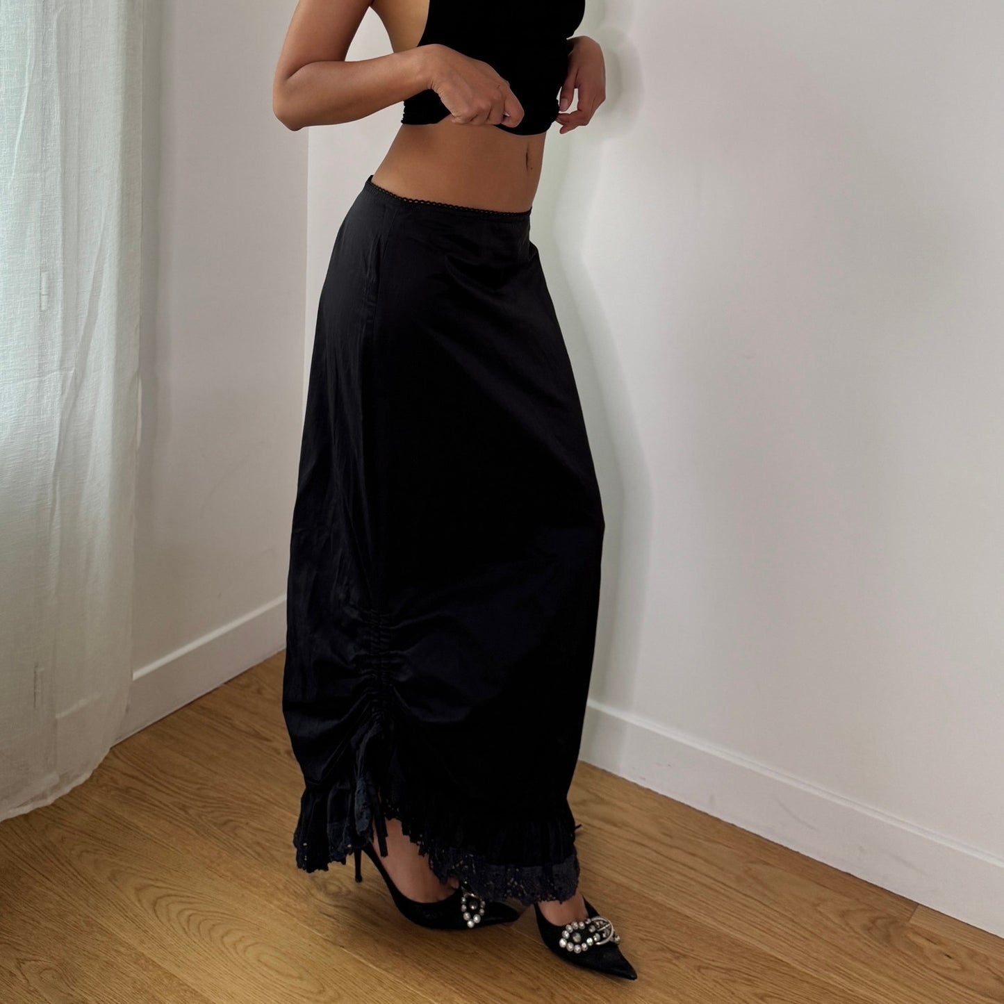 Vintage Black Ruched Maxi Skirt (S) ⠀